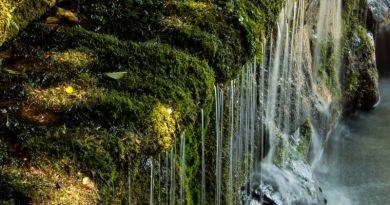 Достопримечательность 33 водопада